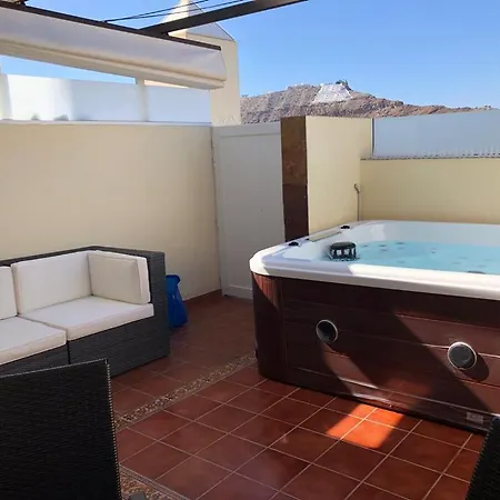 アパート Luxury Duplex With Jacuzzi *